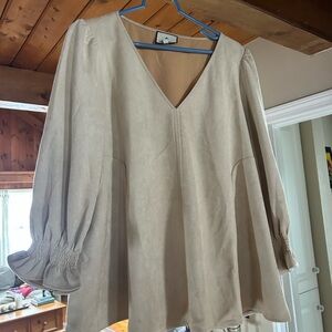 Tuckernuck Cream V-Neck Blouse